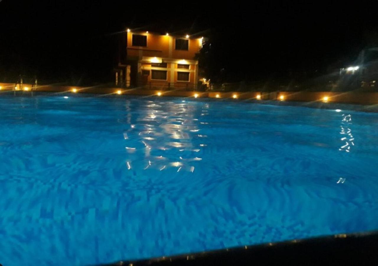 Auro Wellness Castle Ξενοδοχείο Ποντισερί Εξωτερικό φωτογραφία