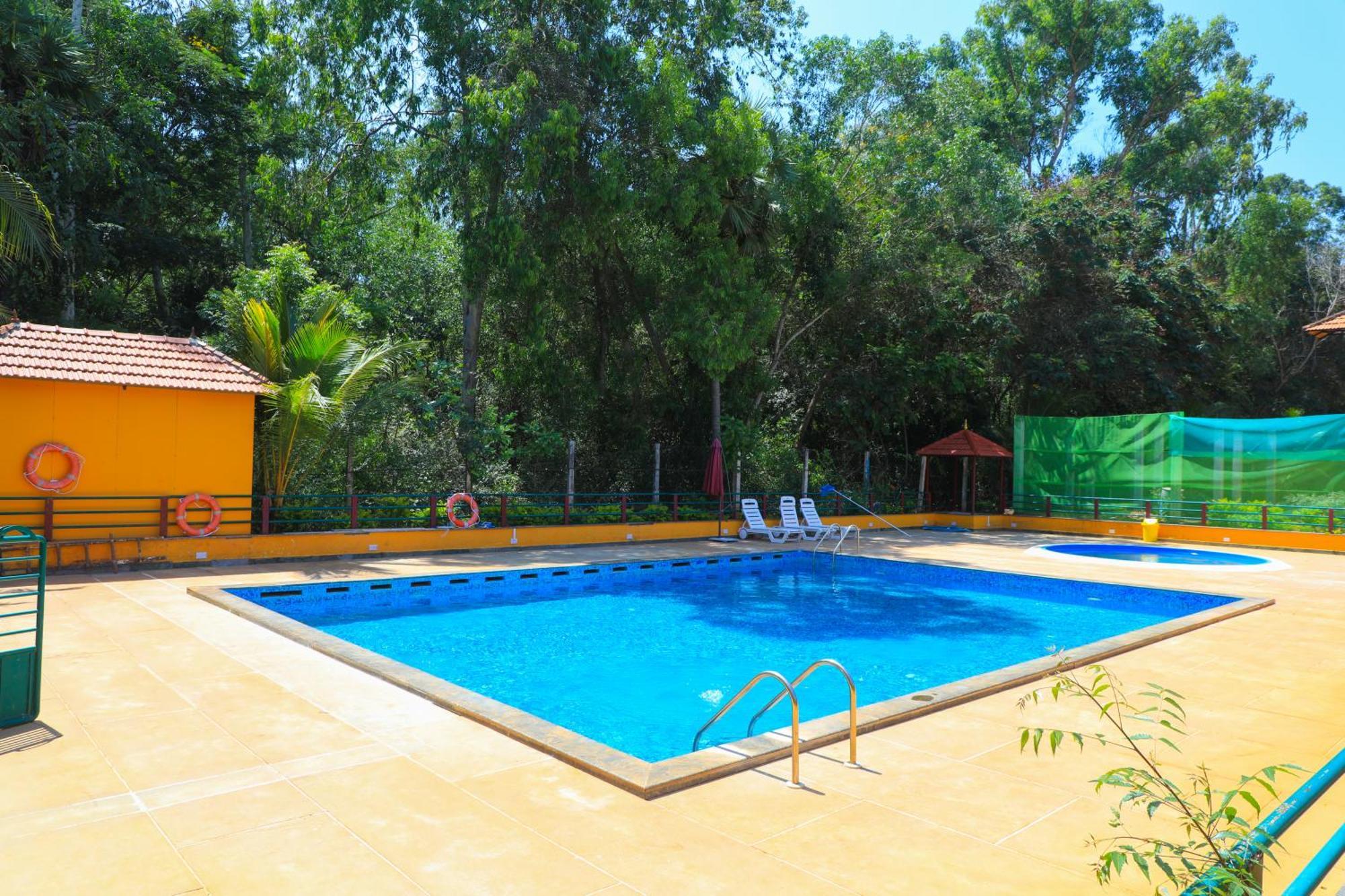 Auro Wellness Castle Ξενοδοχείο Ποντισερί Εξωτερικό φωτογραφία