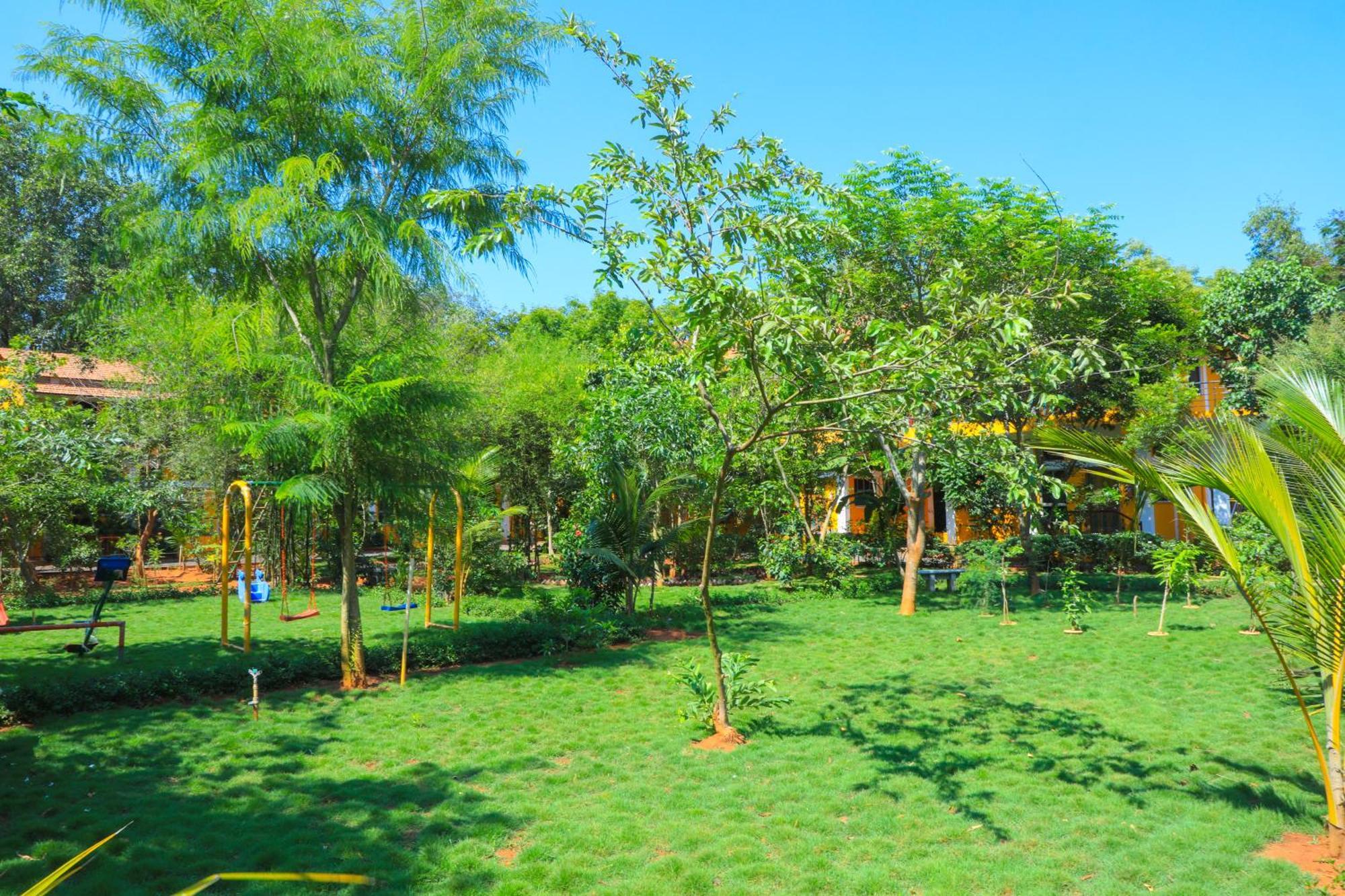 Auro Wellness Castle Ξενοδοχείο Ποντισερί Εξωτερικό φωτογραφία