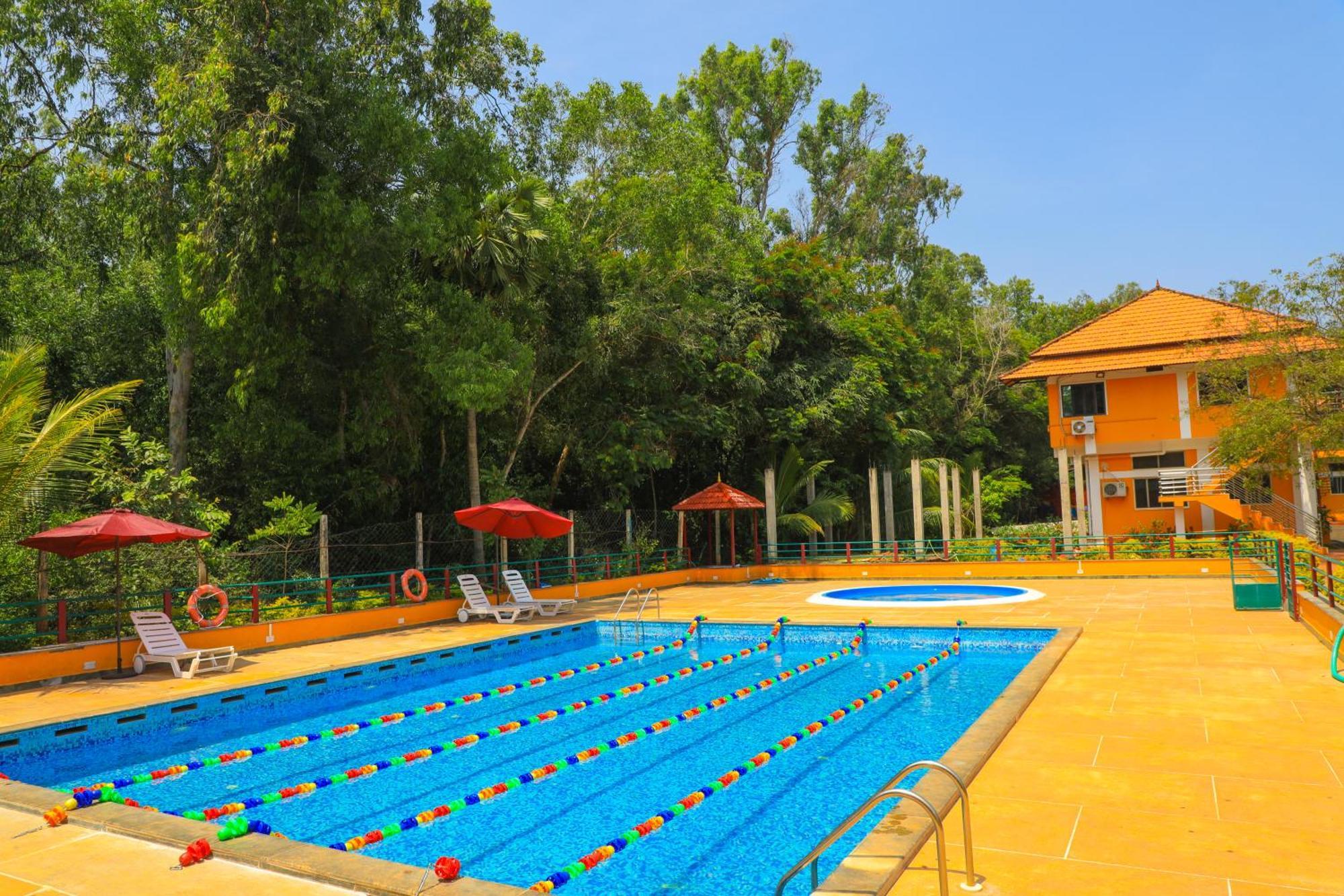 Auro Wellness Castle Ξενοδοχείο Ποντισερί Εξωτερικό φωτογραφία