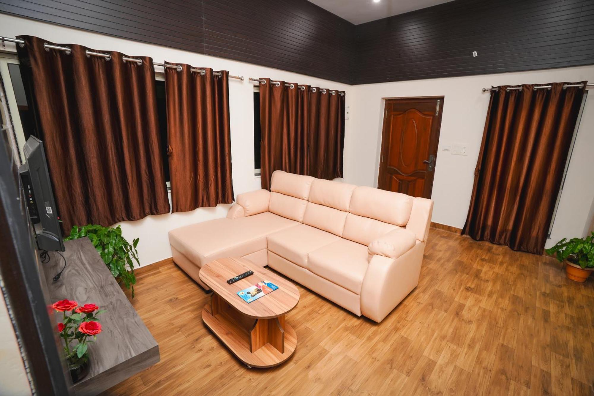 Auro Wellness Castle Ξενοδοχείο Ποντισερί Εξωτερικό φωτογραφία
