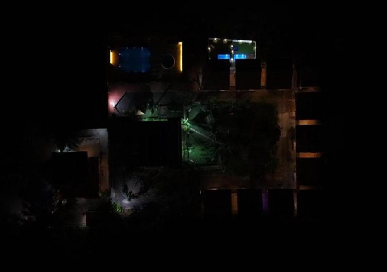 Auro Wellness Castle Ξενοδοχείο Ποντισερί Εξωτερικό φωτογραφία