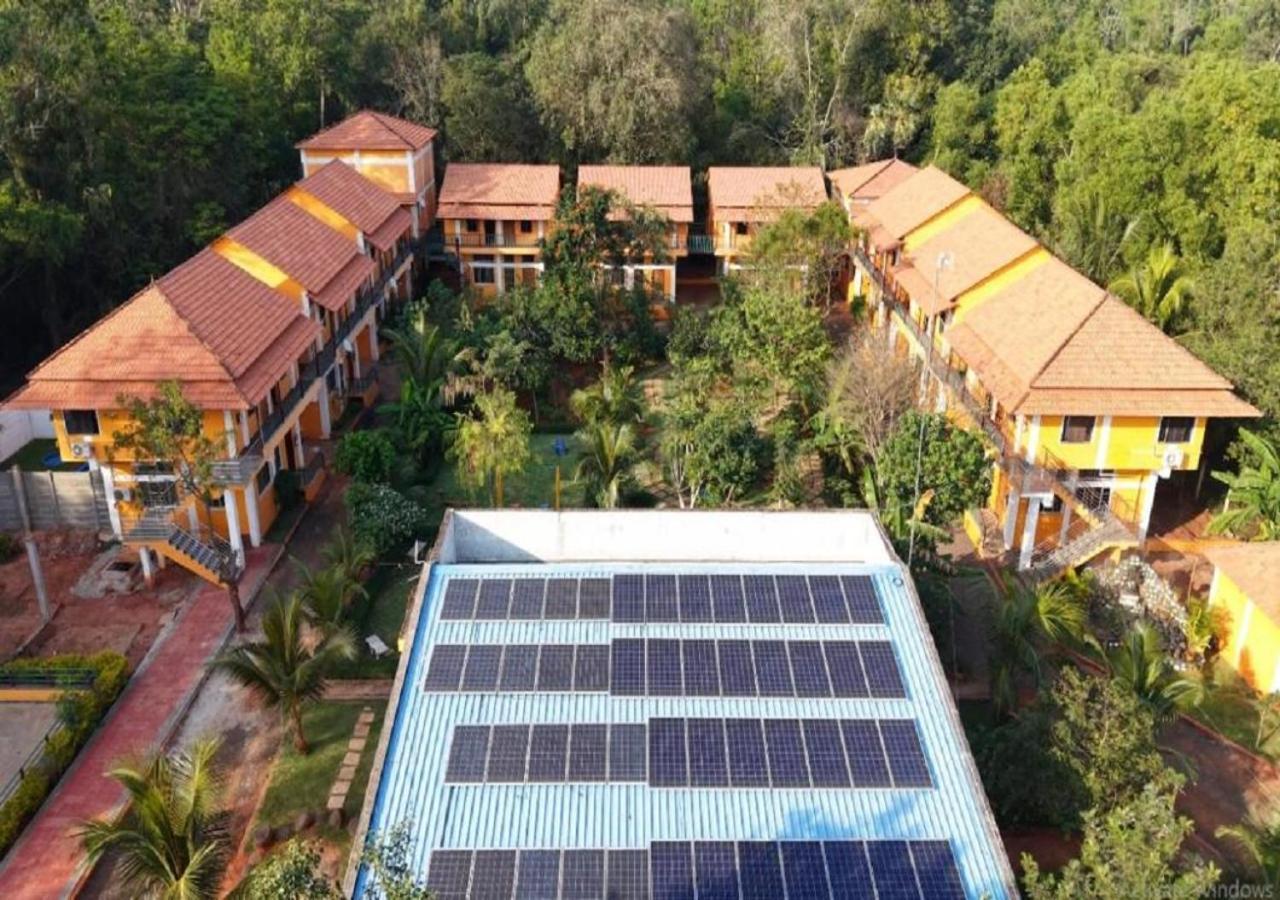 Auro Wellness Castle Ξενοδοχείο Ποντισερί Εξωτερικό φωτογραφία